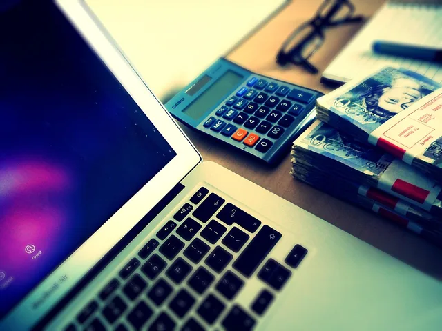 money, computer, desk, finance, success, internet, business, banking, e-commerce, technology, laptop, e-commerce, e-commerce, e-commerce, e-commerce, e-commerce. Four commerce reviews cost lines and what each one covers
